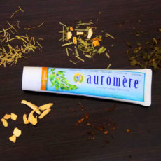 インド発、アーユルヴェーダの歯磨き粉『Auromere(オーロメア)』で実感！パワフルなハーブとスパイスの力。